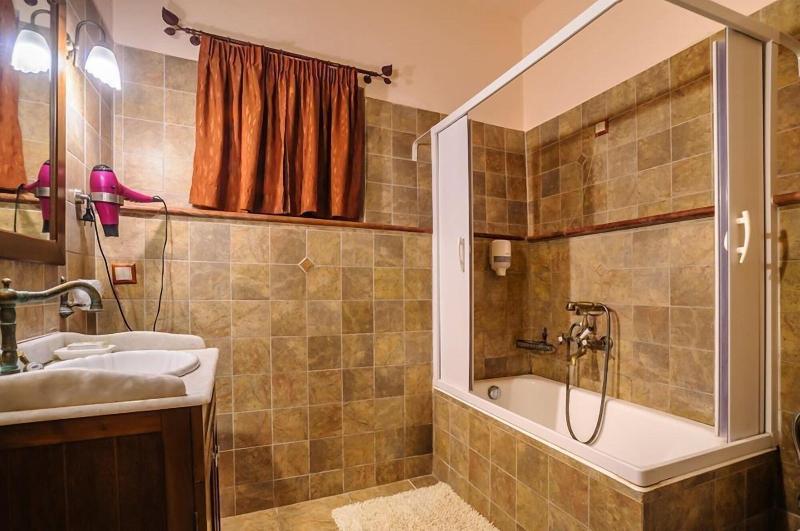 Mouzaliko Guesthouse Mansion image