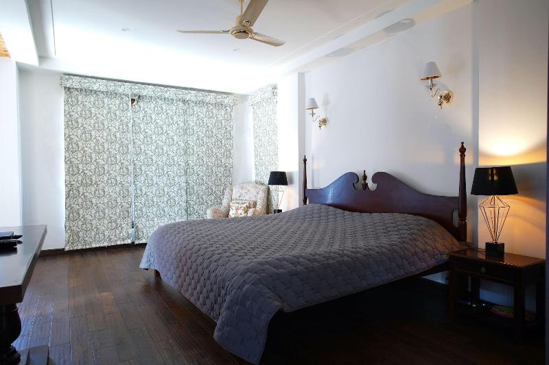 The Manor Luxury Service Apartments image