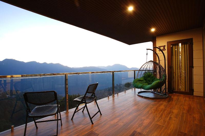 The Manor Luxury Service Apartments image