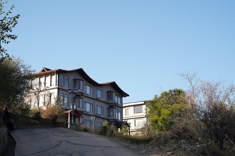 The Manor Luxury Service Apartments image