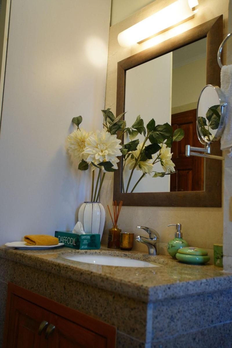 The Manor Luxury Service Apartments image