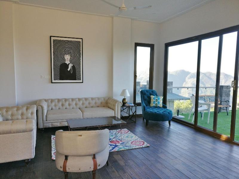 The Manor Luxury Service Apartments image