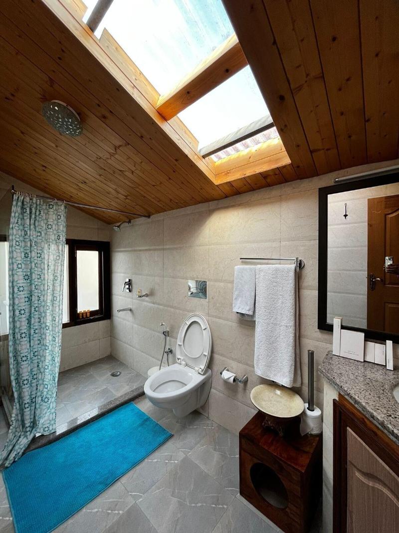 The Manor Luxury Service Apartments image