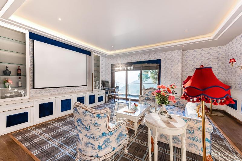 The Manor Luxury Service Apartments image