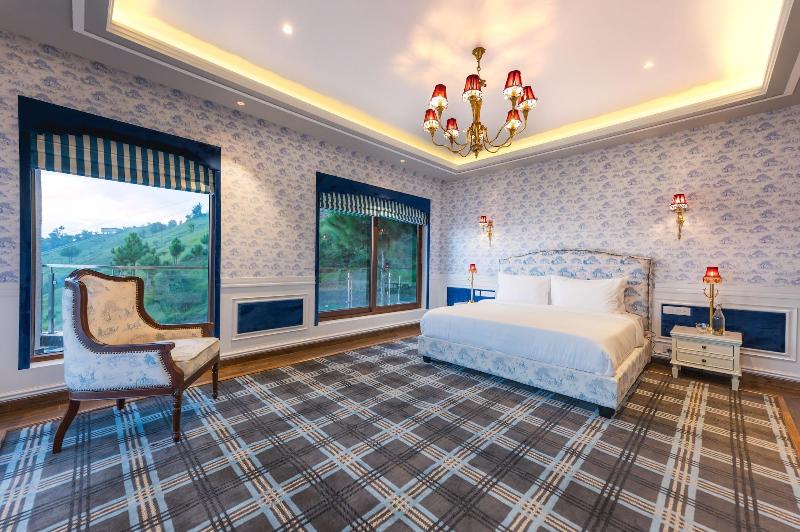 The Manor Luxury Service Apartments image