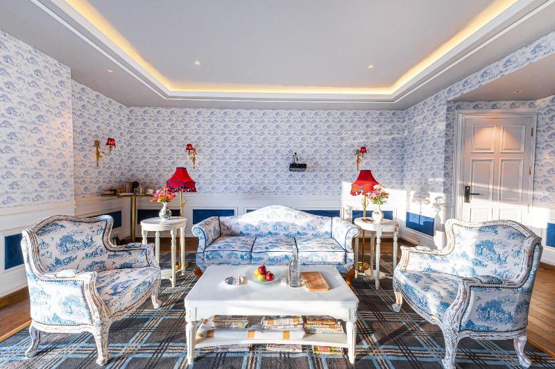 The Manor Luxury Service Apartments image