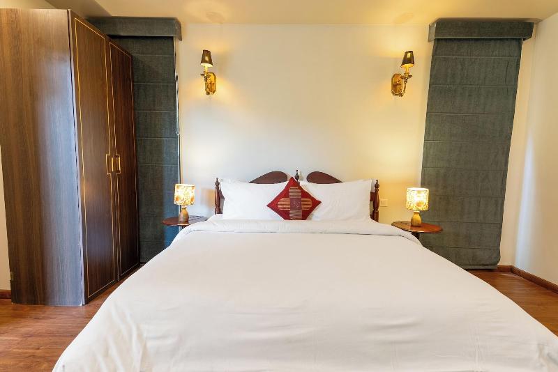 The Manor Luxury Service Apartments image
