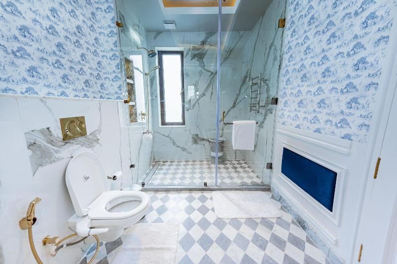 The Manor Luxury Service Apartments image