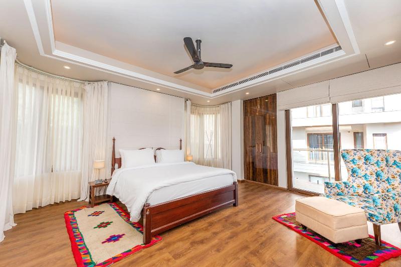 The Manor Luxury Service Apartments image