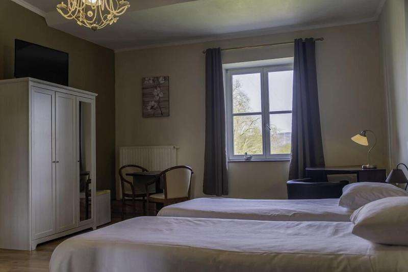 Domaine du ChÃ¢teau de la Neuville image