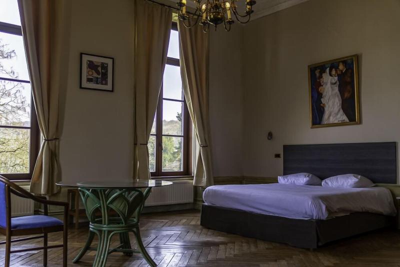 Domaine du ChÃ¢teau de la Neuville image