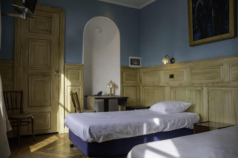 Domaine du ChÃ¢teau de la Neuville image