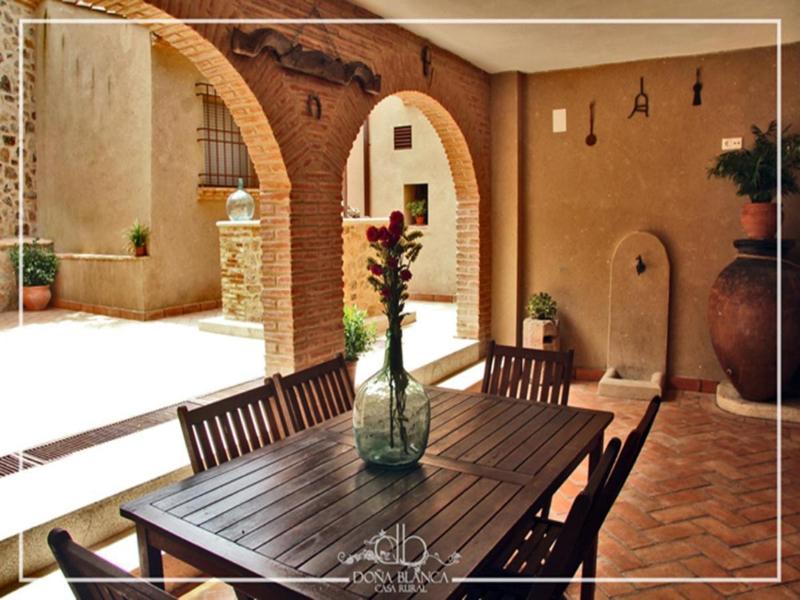 Casa Rural DoÃ±a Blanca image