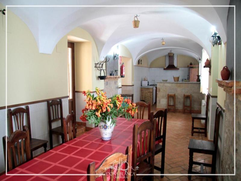 Casa Rural DoÃ±a Blanca image