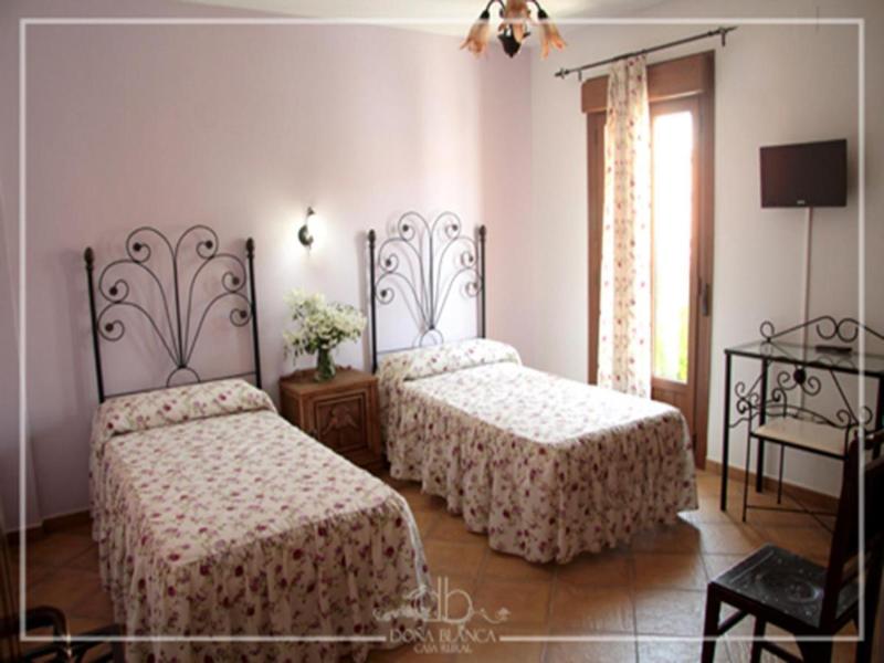 Casa Rural DoÃ±a Blanca image