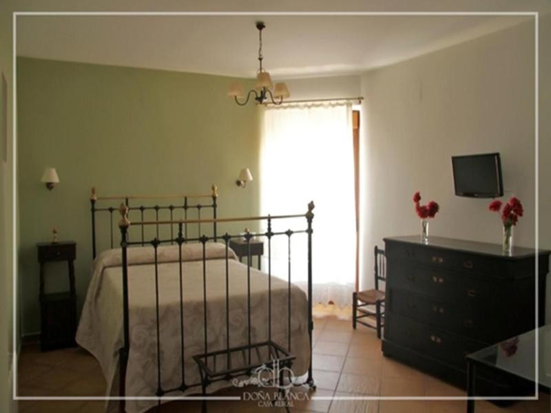 Casa Rural DoÃ±a Blanca image