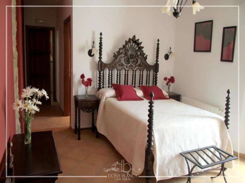 Casa Rural DoÃ±a Blanca image