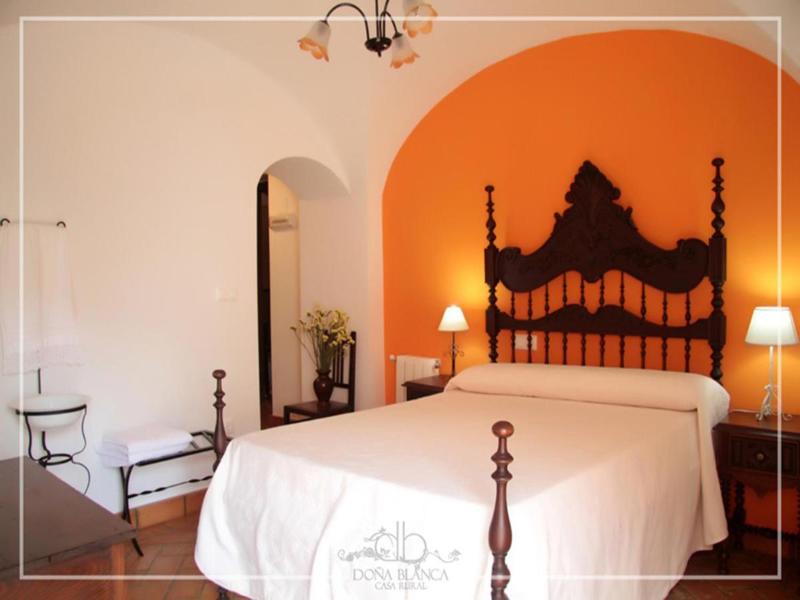 Casa Rural DoÃ±a Blanca image