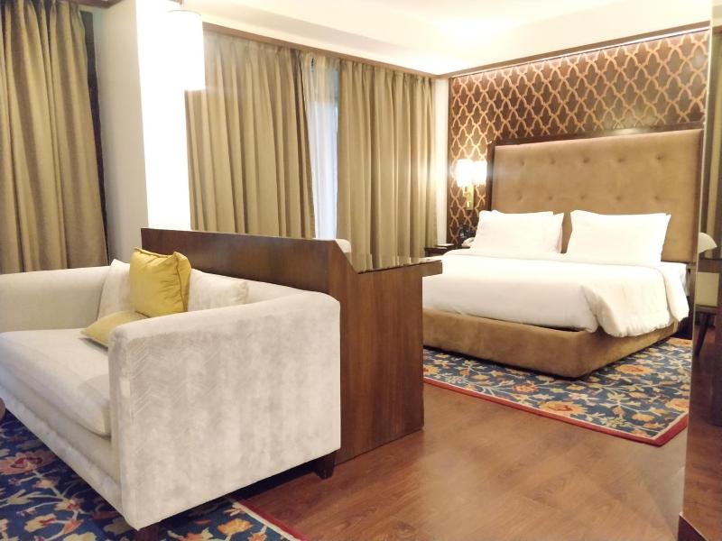 Radisson Golf Resort Pahalgam image