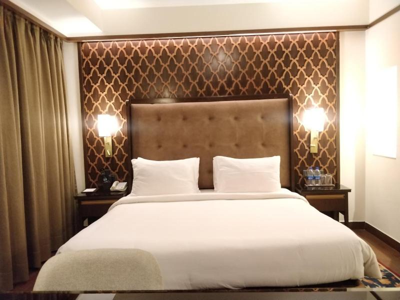Radisson Golf Resort Pahalgam image
