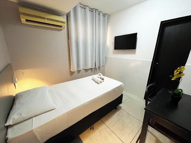 Hotel Montana Aeroporto by Bsb Inn image