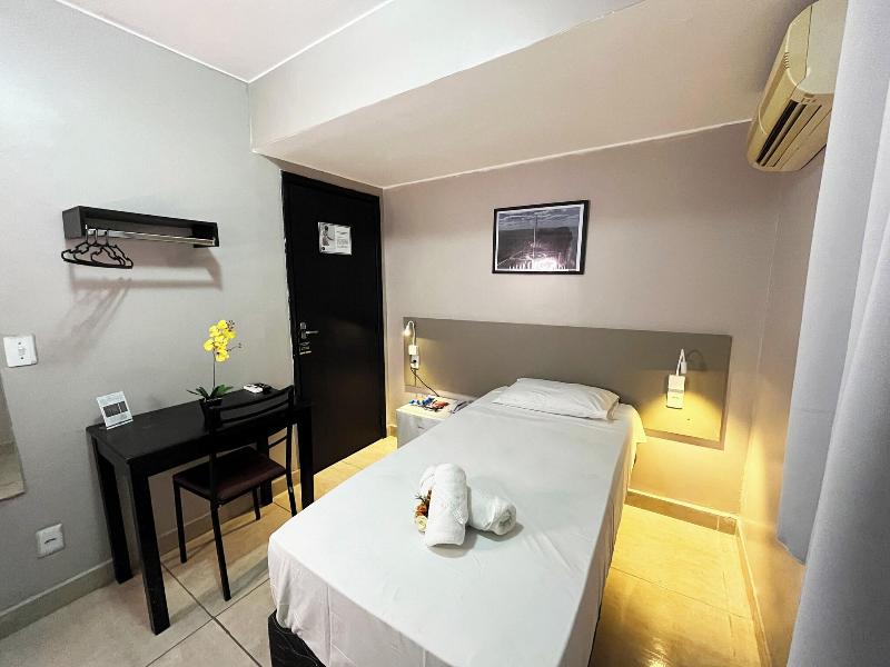 Hotel Montana Aeroporto by Bsb Inn image