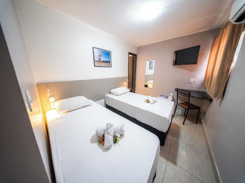 Hotel Montana Aeroporto by Bsb Inn image