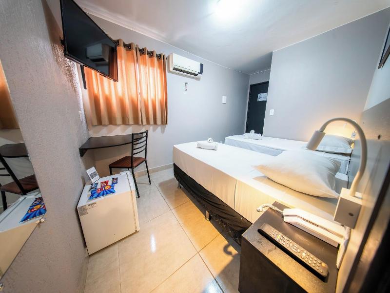 Hotel Montana Aeroporto by Bsb Inn image