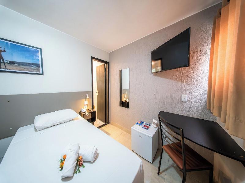 Hotel Montana Aeroporto by Bsb Inn image