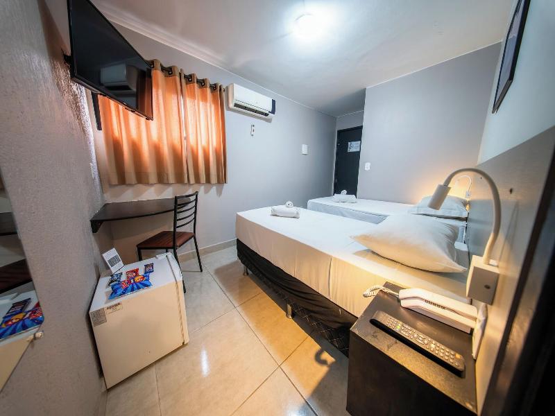 Hotel Montana Aeroporto by Bsb Inn image