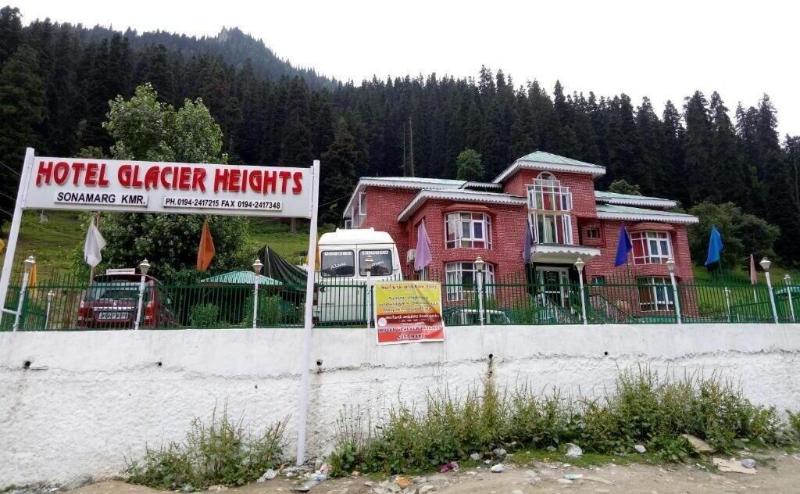 Hotel Glacier Heights
