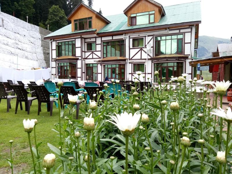 Hotel Glacier Heights