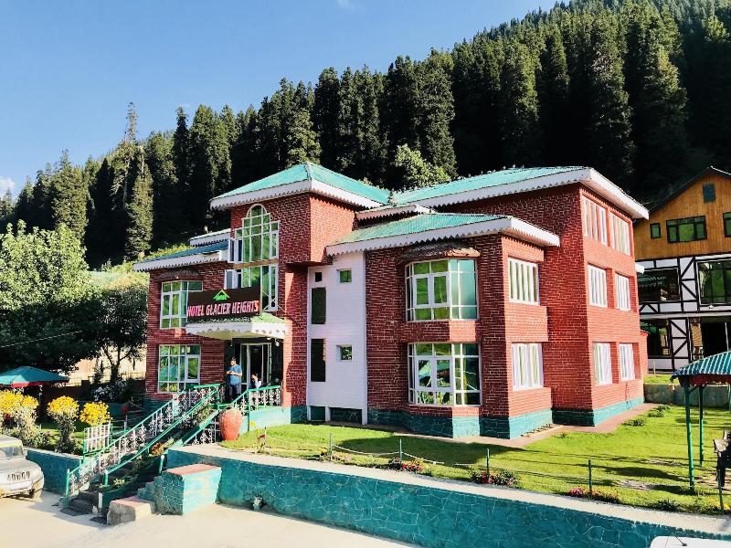 Hotel Glacier Heights