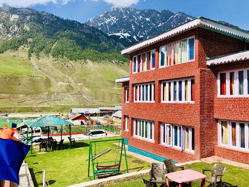 Hotel Glacier Heights
