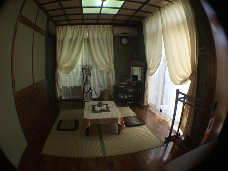 Milk-ya Women-Only Guest House image