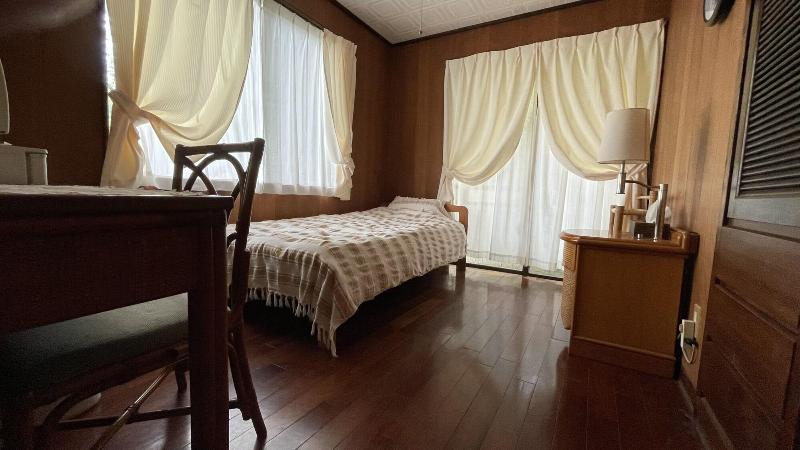 Milk-ya Women-Only Guest House image