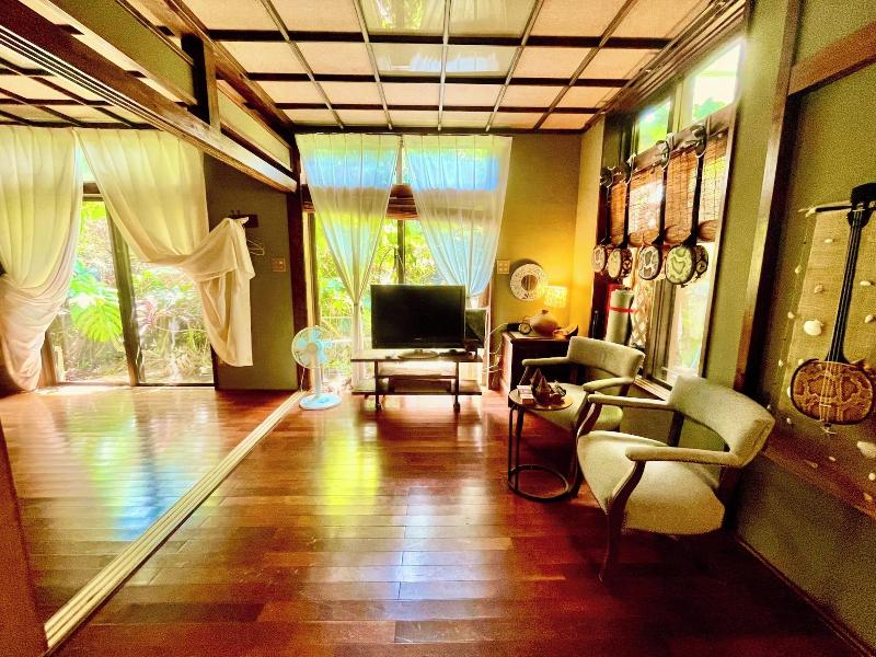 Milk-ya Women-Only Guest House image