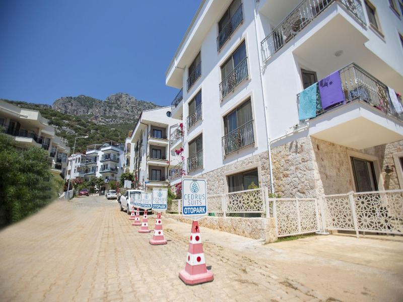 Cedrus Suites image