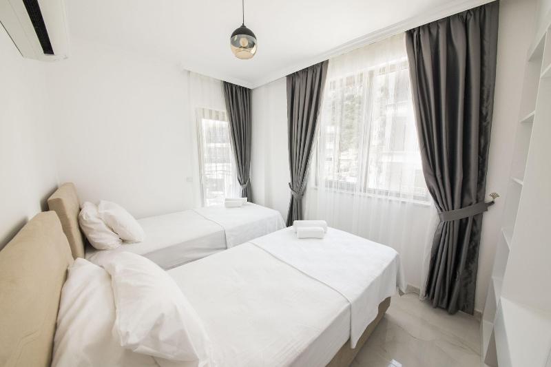 Cedrus Suites image
