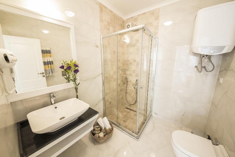 Cedrus Suites image
