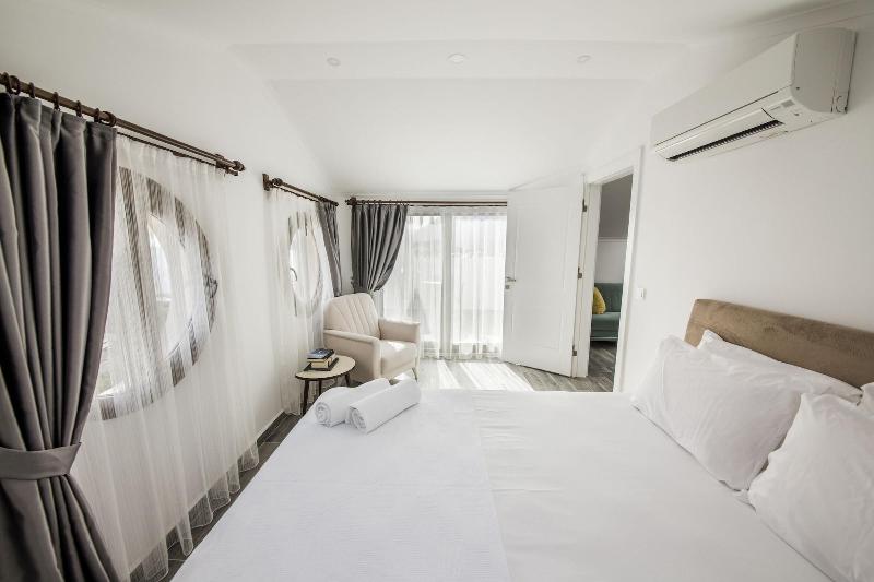 Cedrus Suites image