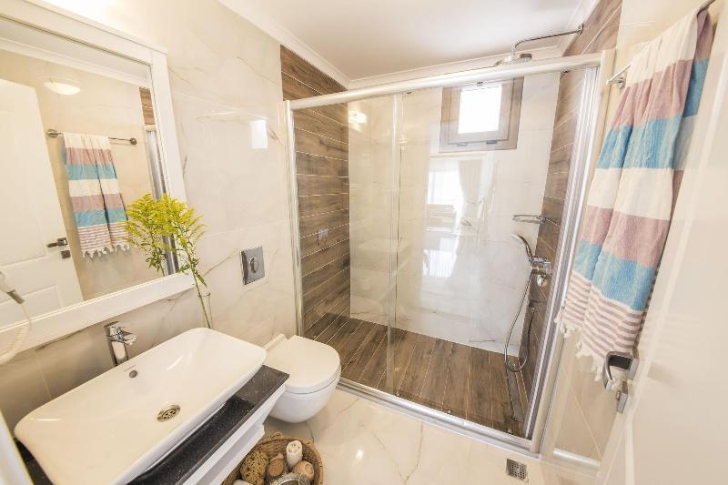 Cedrus Suites image