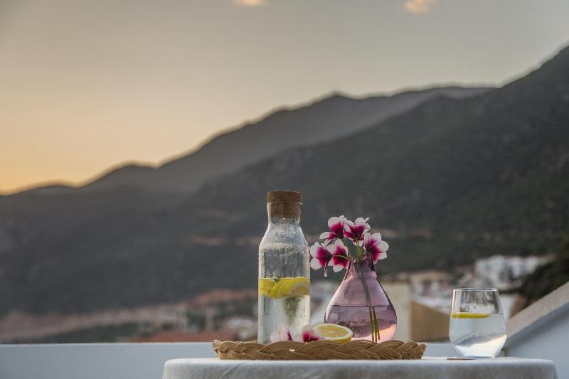 Cedrus Suites image