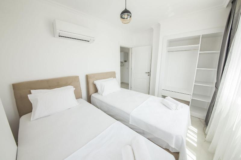 Cedrus Suites image