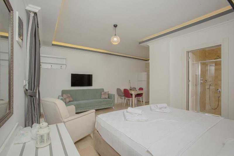 Cedrus Suites image