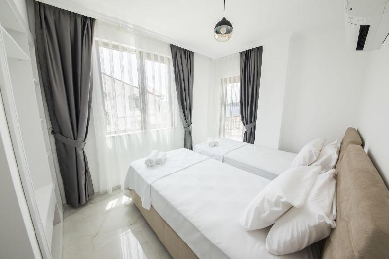 Cedrus Suites image