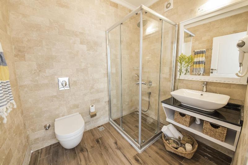 Cedrus Suites image