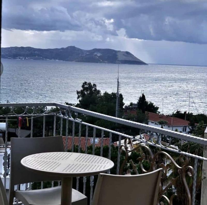 Cedrus Suites image