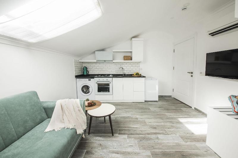 Cedrus Suites image