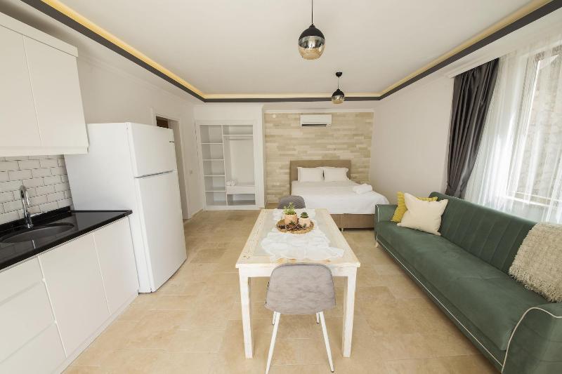 Cedrus Suites image